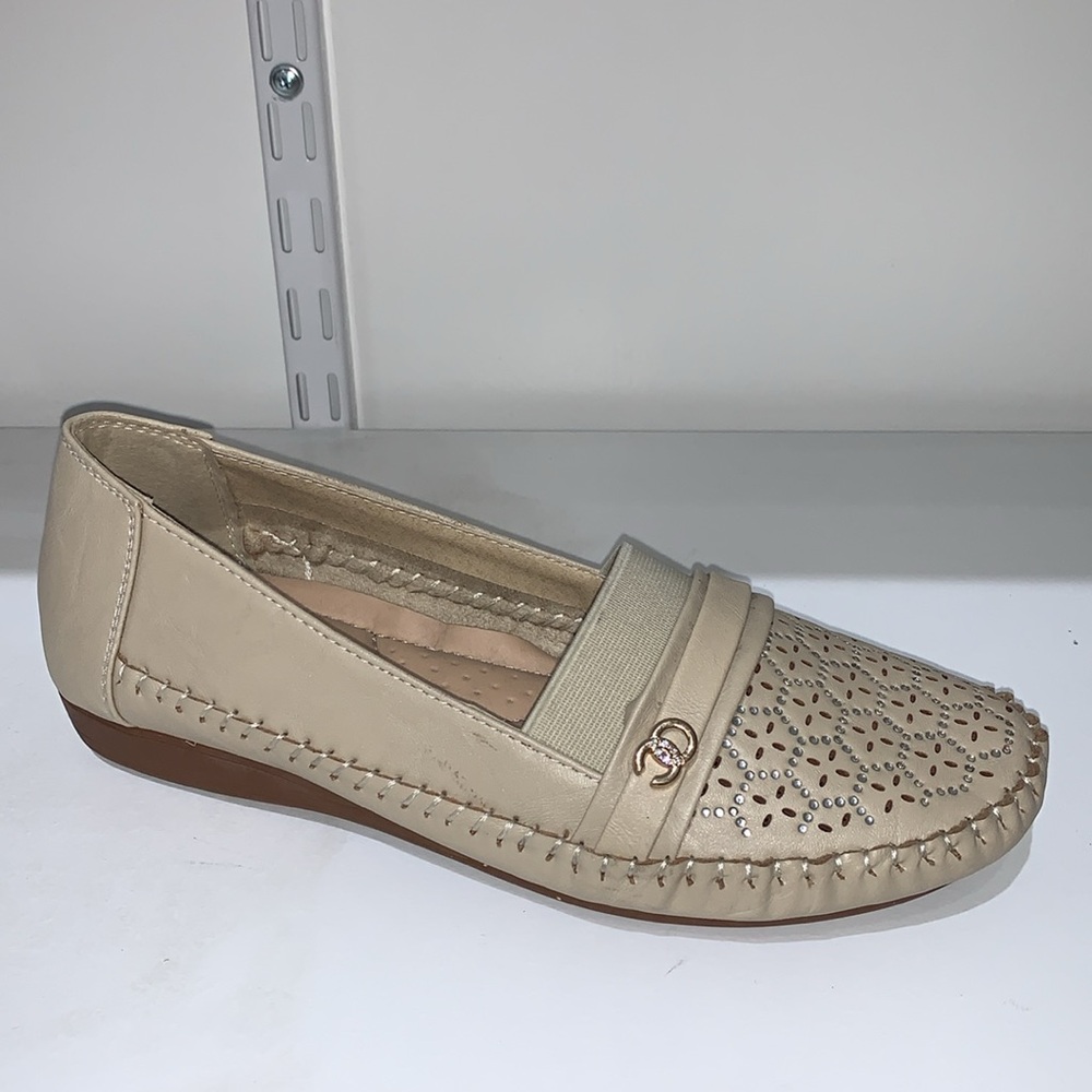 BEIGE COMFORT MOCCASINS